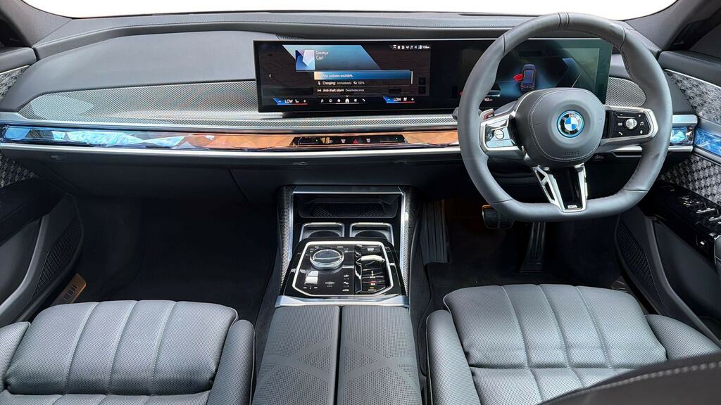 BMW i7 335Kw Edrive50 M Sport 105.7Kwh Black #4