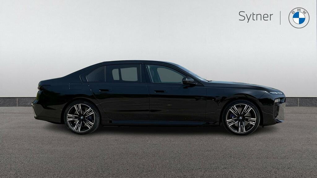 BMW i7 335Kw Edrive50 M Sport 105.7Kwh Black #3