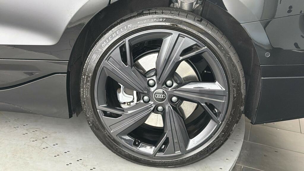 Audi A6 E-tron Avant 270Kw Performance 100Kwh Black Ed Tech LJ26VPT Black #5