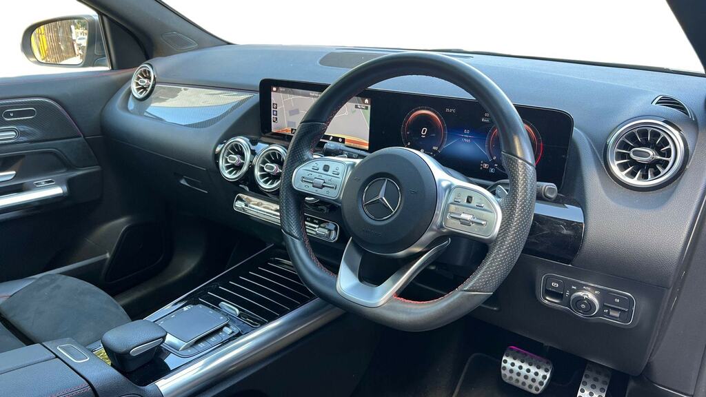 Mercedes-Benz GLA Class Gla 200 Amg Line Premium Plus Grey #3