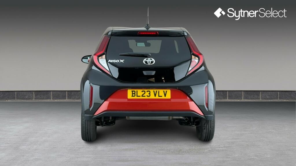 Toyota Aygo X 1.0 Vvt-i Edge BL23VLV Red #5