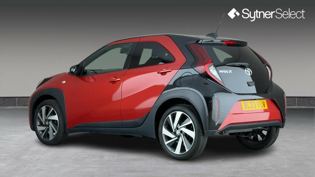 Toyota Aygo X 1.0 Vvt-i Edge BL23VLV Red #2