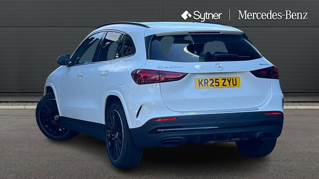 Mercedes-Benz GLA Class Gla 220D 4Matic Amg Line Premium Plus KR25ZYU White #2