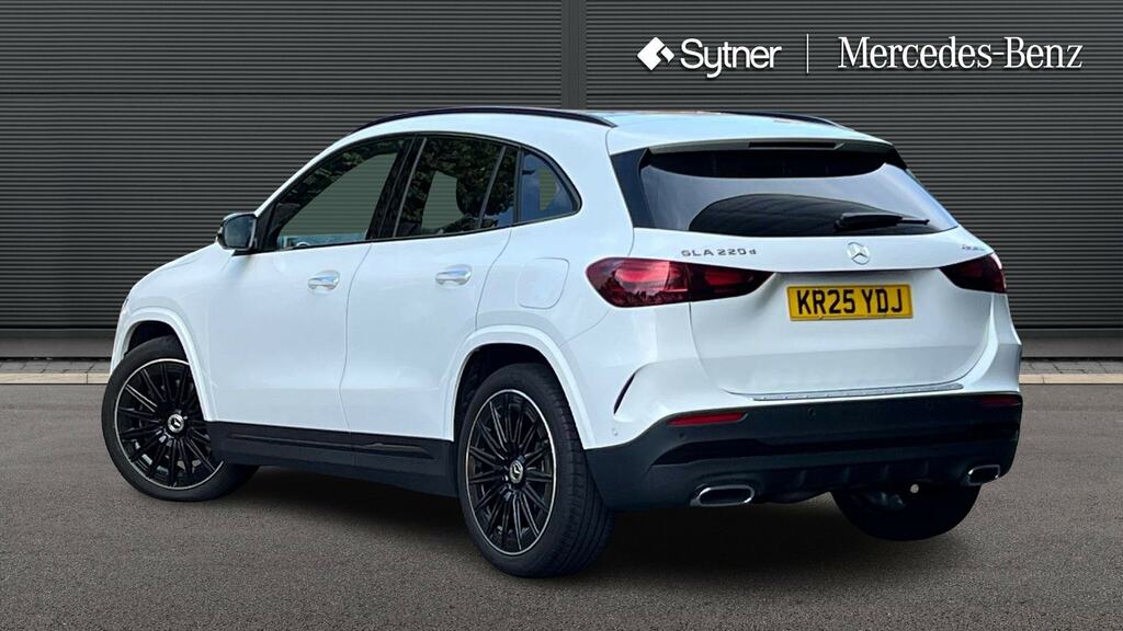 Mercedes-Benz GLA Class Gla 220D 4Matic Amg Line Premium Plus KR25YDJ White #2