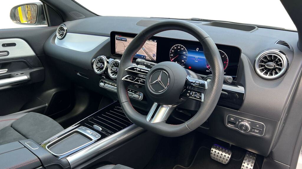 Mercedes-Benz GLA Class Gla 220D 4Matic Amg Line Premium Plus KR25YDJ White #3
