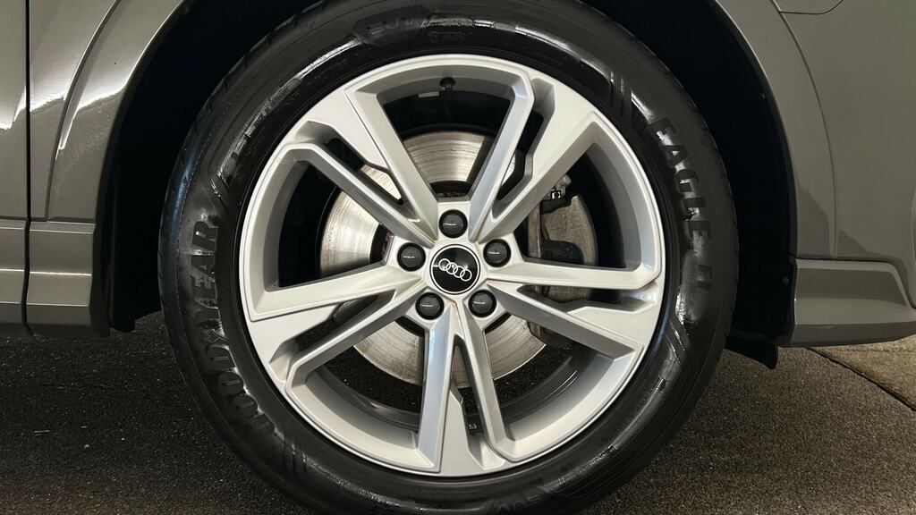 Audi Q3 45 Tfsi E S Line S Tronic Grey #5