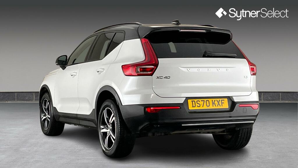 Volvo XC40 1.5 T3 163 R Design White #2