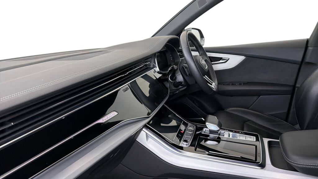 Audi Q8 55 Tfsi Quattro S Line Tiptronic Leather Black #2
