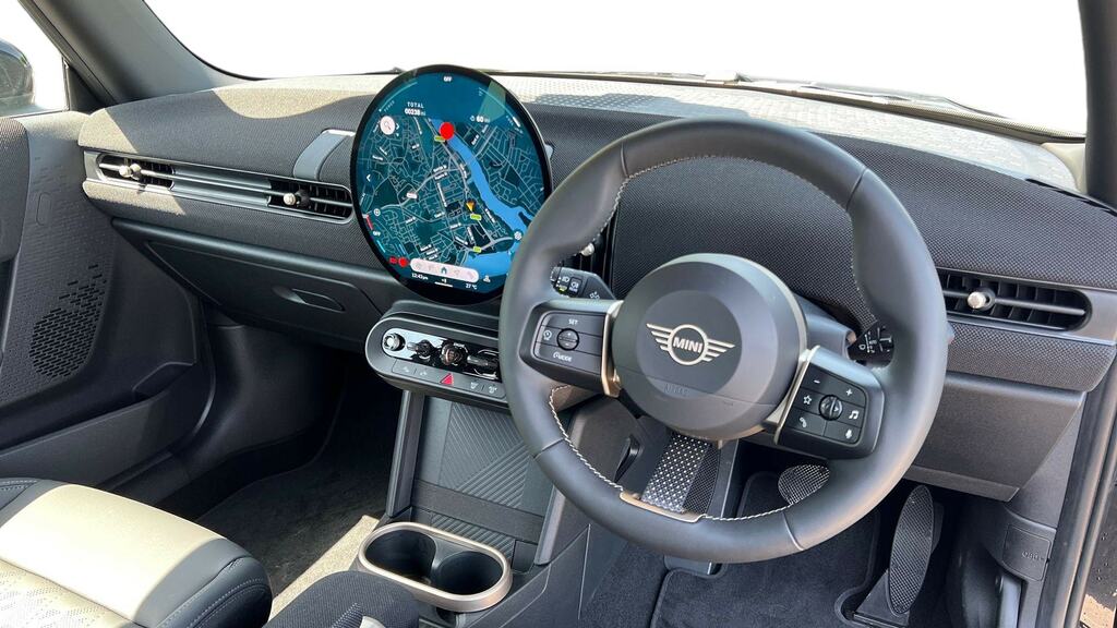 Mini Hatch 1.5 C Exclusive CF26PLX Black #5
