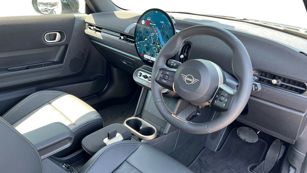 Mini Hatch 1.5 C Exclusive CF26PLX Black #6