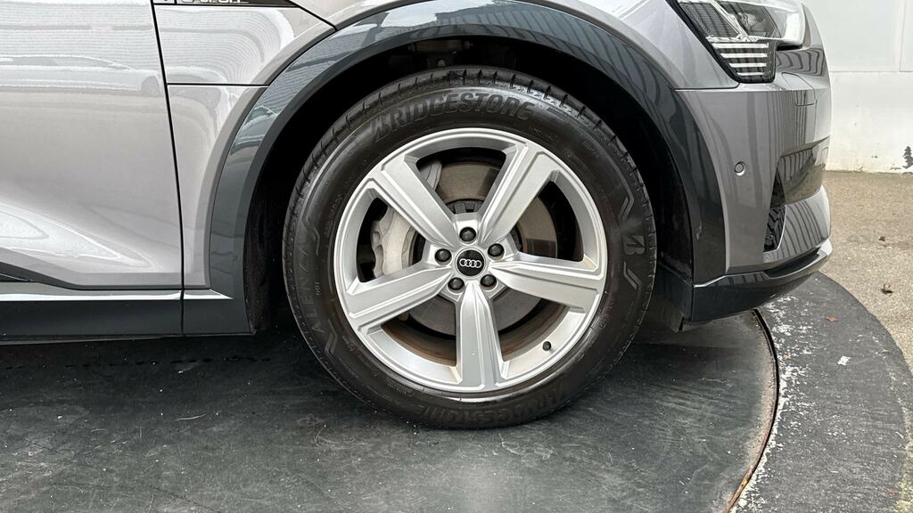 Audi E-tron 230Kw 50 Quattro 71Kwh Technik BG22AAZ Grey #5