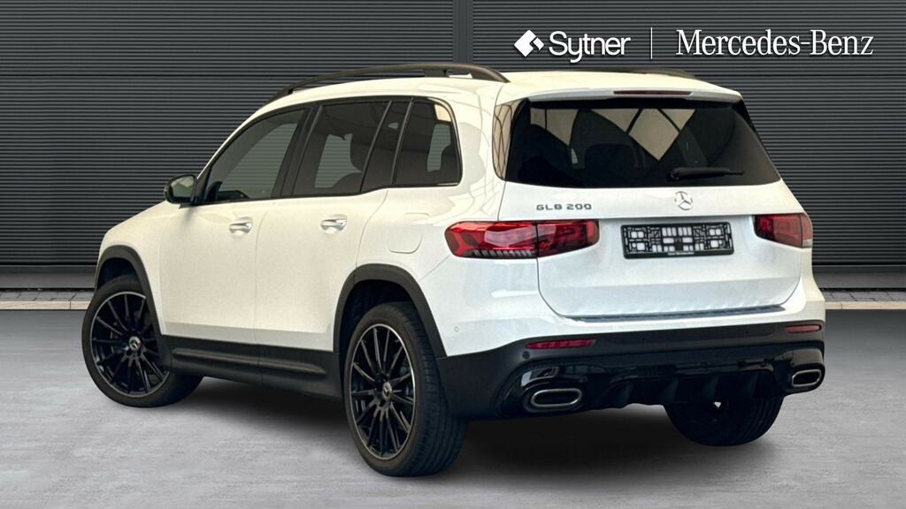 Mercedes-Benz GLB Class Glb 200 Amg Line Premium Night Ed 7G-tronic White #2