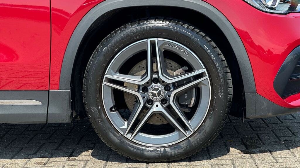 Mercedes-Benz GLA Class Gla 200 Amg Line Red #5