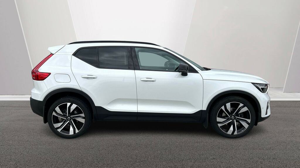 Volvo XC40 2.0 B4p Ultimate Dark ME72DPF White #3