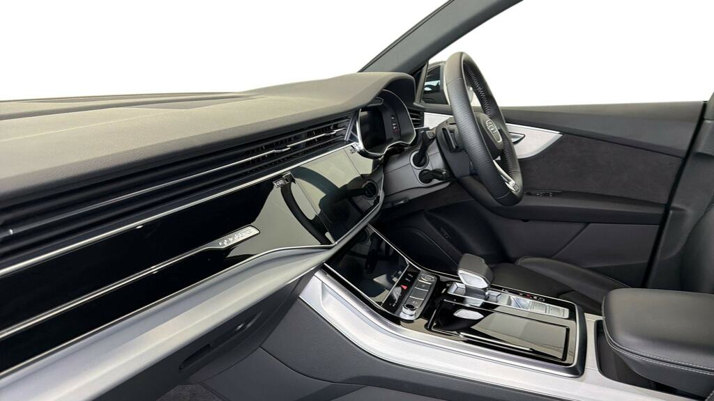 Audi Q8 55 Tfsi Quattro S Line Tiptronic Black #2