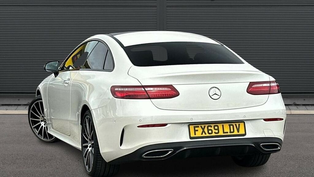 Mercedes-Benz E Class E400d 4Matic Amg Line Premium Plus 9G-tronic FX69LDV White #2