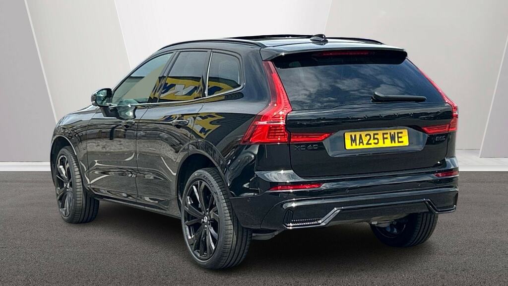 Volvo XC60 2.0 B5p Ultra Black Edition Awd Geartronic MA25FWE Black #2