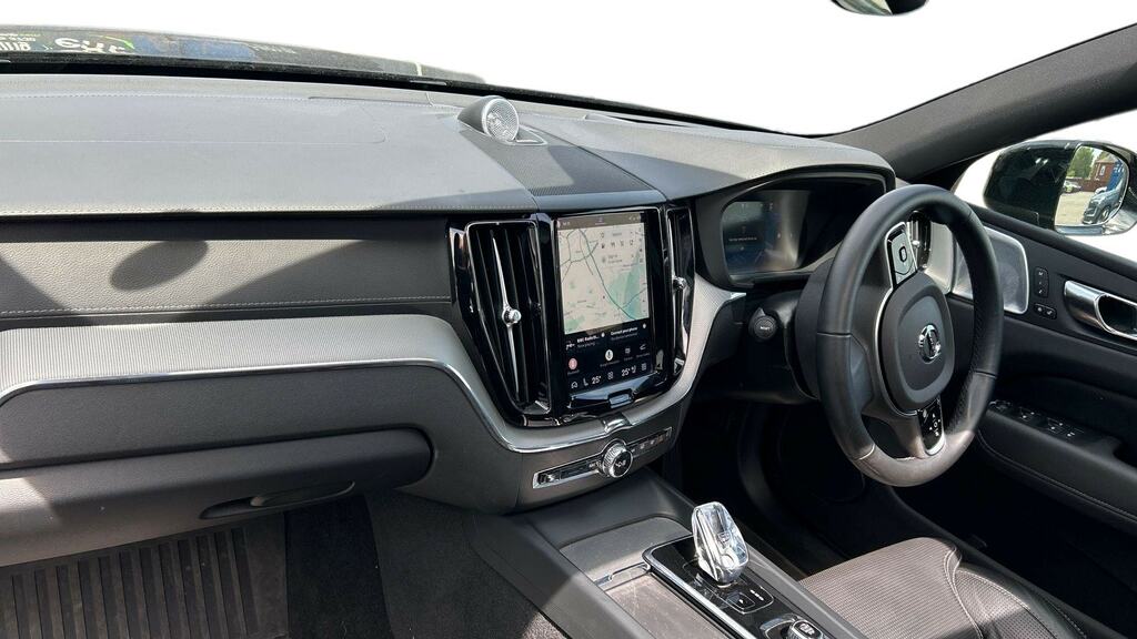 Volvo XC60 2.0 B5p Ultra Black Edition Awd Geartronic MA25FWE Black #5