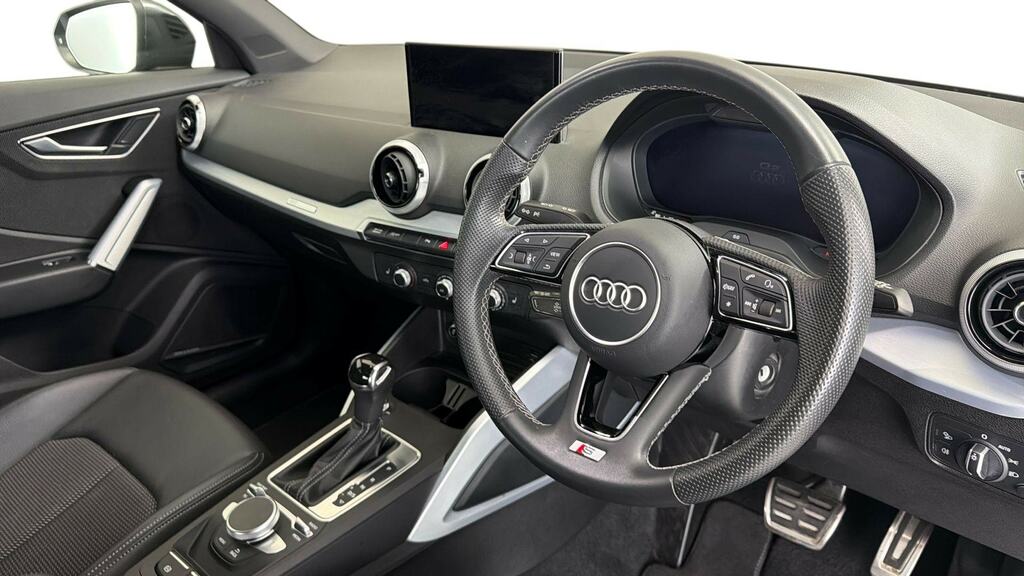 Audi Q2 35 Tfsi S Line S Tronic YH21HGA Grey #6