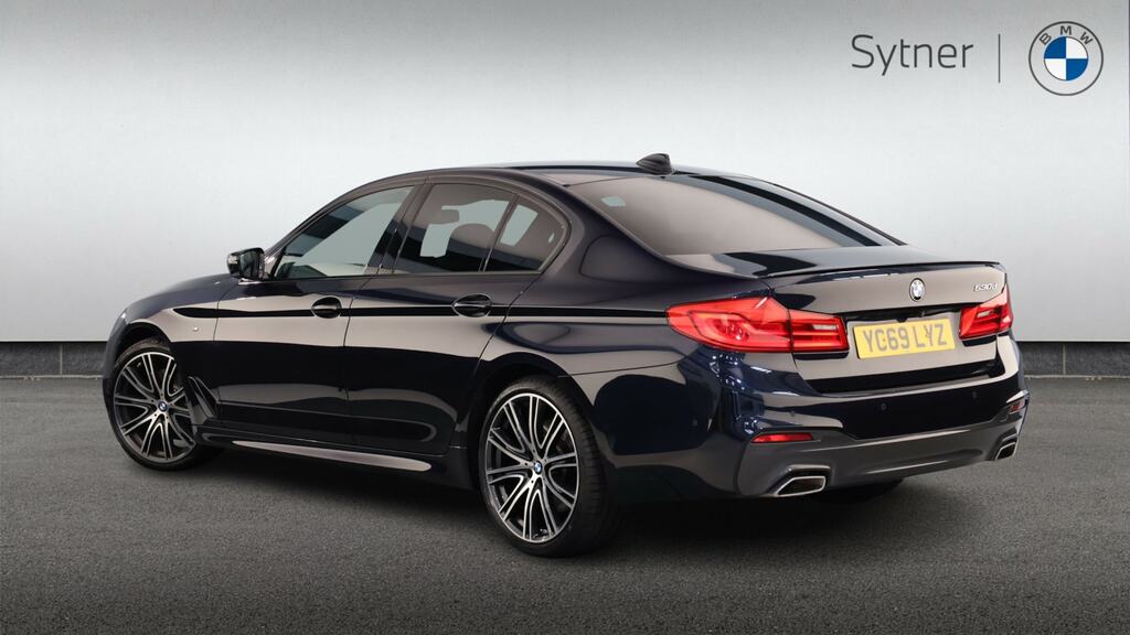 BMW 5 Series 530D M Sport Black #2