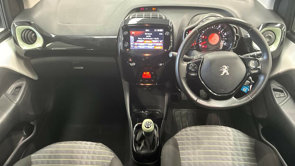 Peugeot 108 1.0 72 Collection White #6