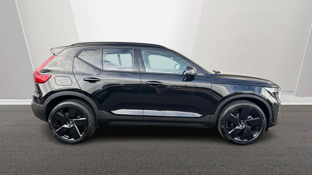 Volvo XC40 2.0 B4p Plus Black Edition DF75YKD Black #3