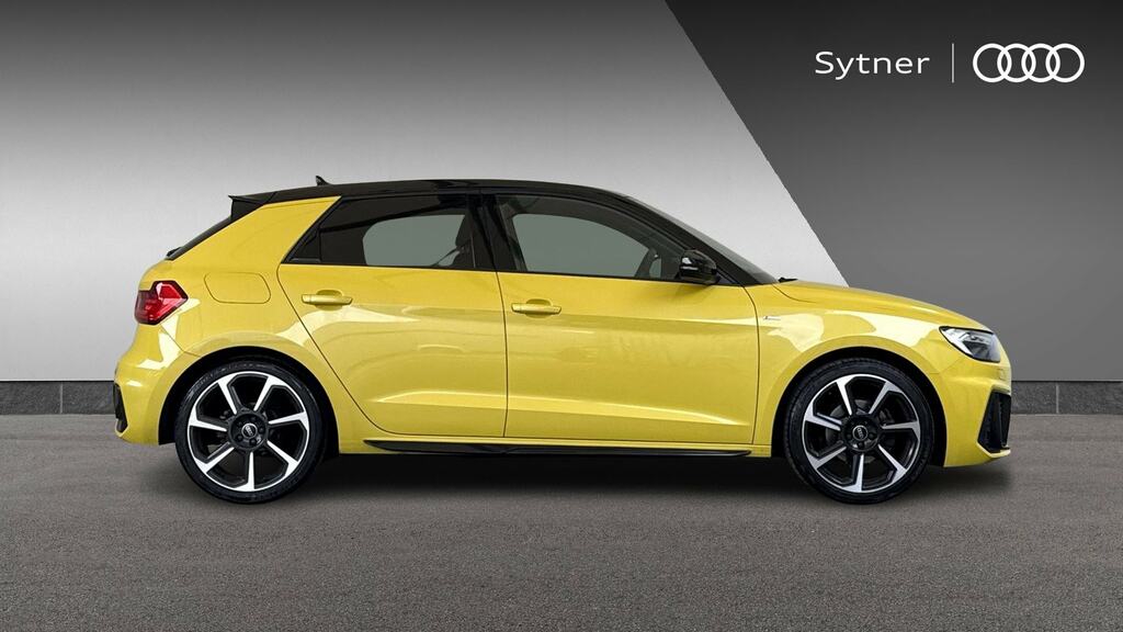 Audi A1 35 Tfsi Black Edition S Tronic YA72TTF Yellow #4