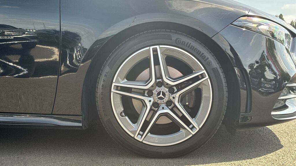 Mercedes-Benz A Class A180 Amg Line Executive YX70KGK Black #5