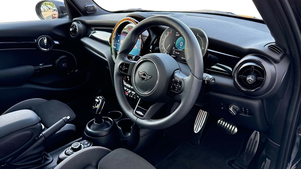 Mini Hatch 2.0 Cooper S Sport Premium Plus RV73YZO Black #6