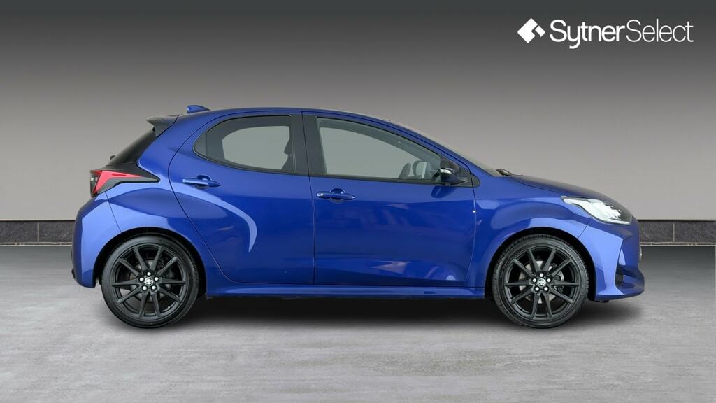Toyota Yaris 1.5 Hybrid Gr Sport Cvt Bi-tone KO73GZC Red #3