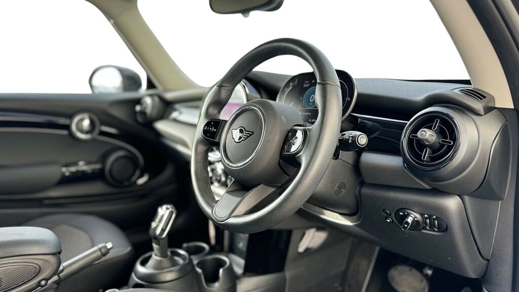 Mini Hatch 1.5 Cooper Classic BX73VZL Black #6