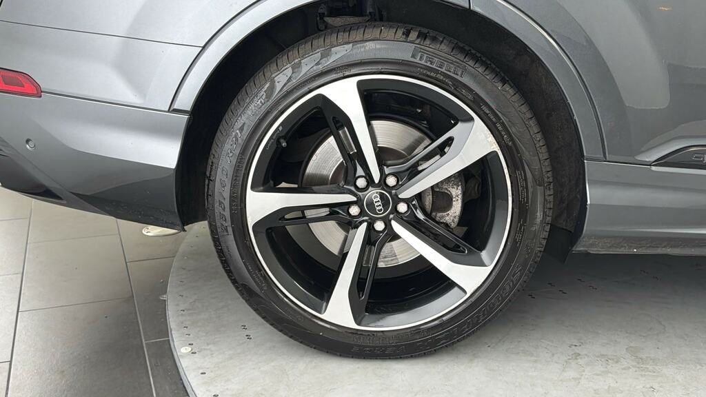 Audi Q7 55 Tfsi Quattro Black Edition Tiptronic LC22KVZ Grey #5
