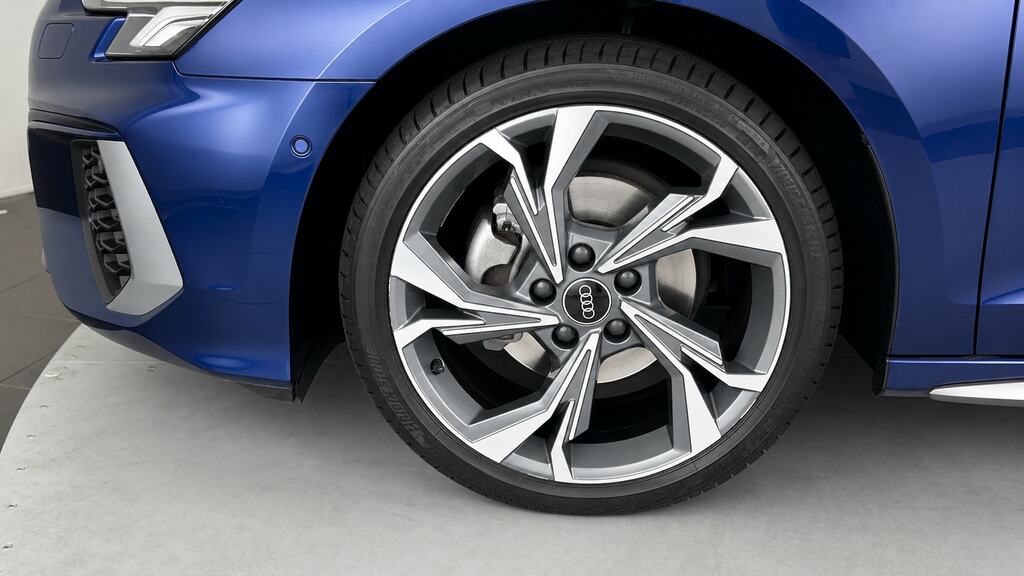Audi A3 35 Tfsi S Line Comfortsound LC22FXR Blue #5