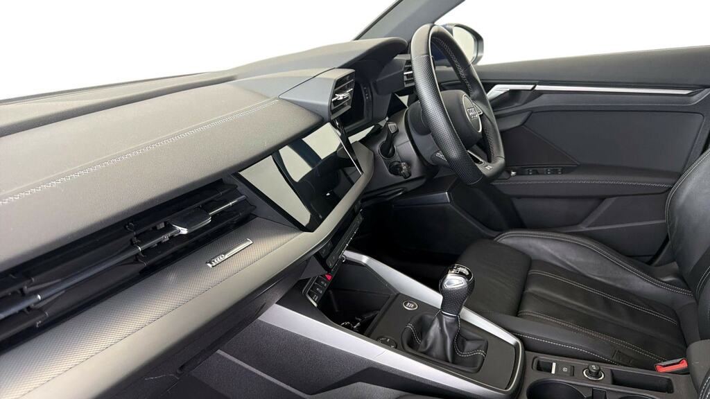 Audi A3 35 Tfsi S Line Comfortsound LC22FXR Blue #2