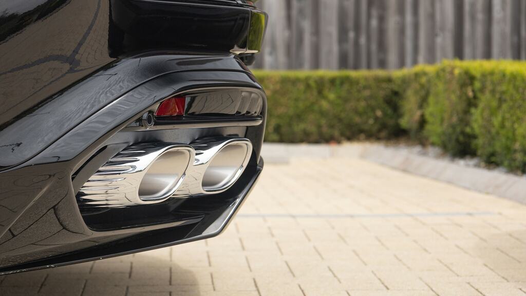 Aston Martin Vanquish Volante Black #41