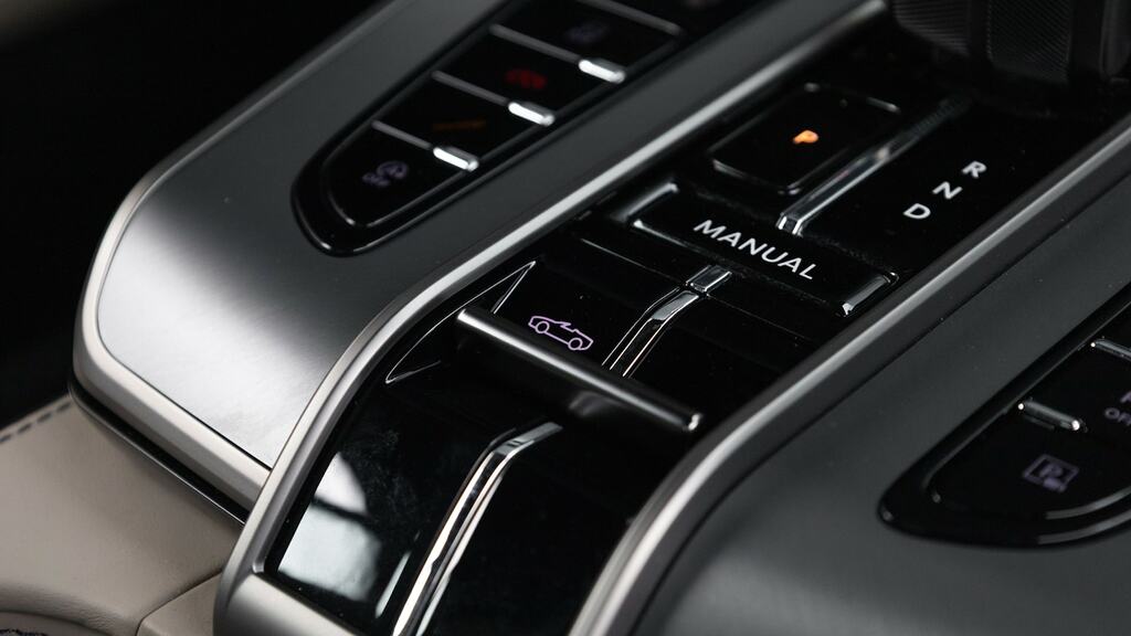 Aston Martin Vanquish Volante Black #54