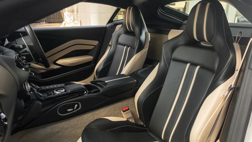 Aston Martin V8 Zf 8 Speed Silver #19