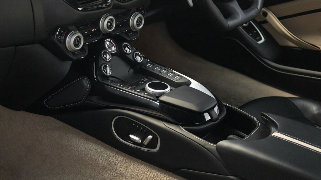 Aston Martin V8 Zf 8 Speed Silver #48