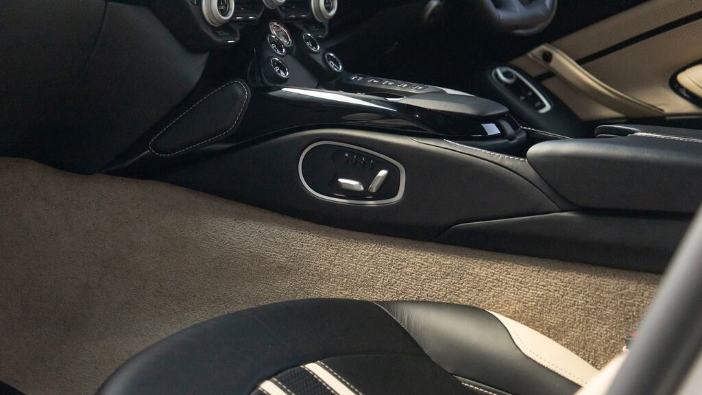 Aston Martin V8 Zf 8 Speed Silver #49