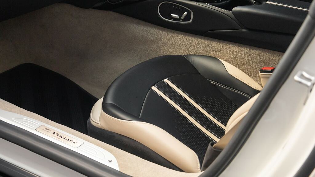 Aston Martin V8 Zf 8 Speed Silver #51