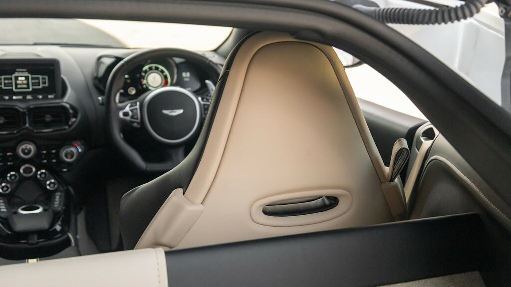 Aston Martin V8 Zf 8 Speed Silver #62