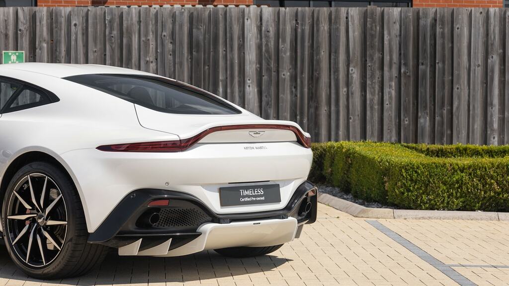 Aston Martin V8 Zf 8 Speed Silver #28