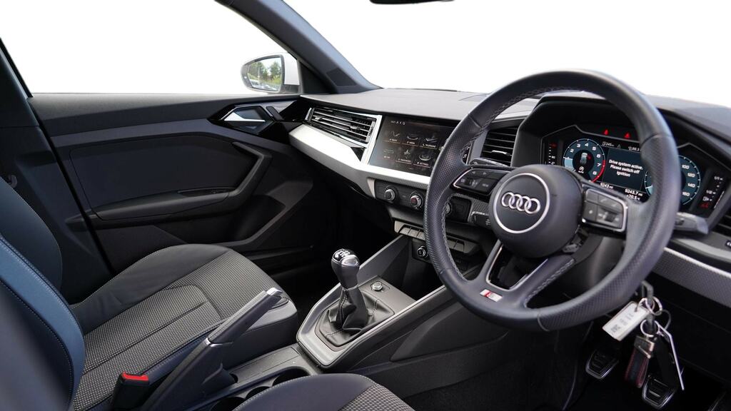 Audi A1 30 Tfsi S Line YB24CVA White #6