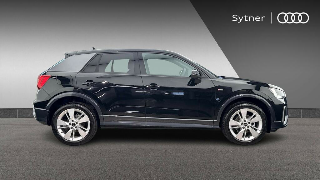 Audi Q2 35 Tfsi S Line S Tronic Tech Black #4