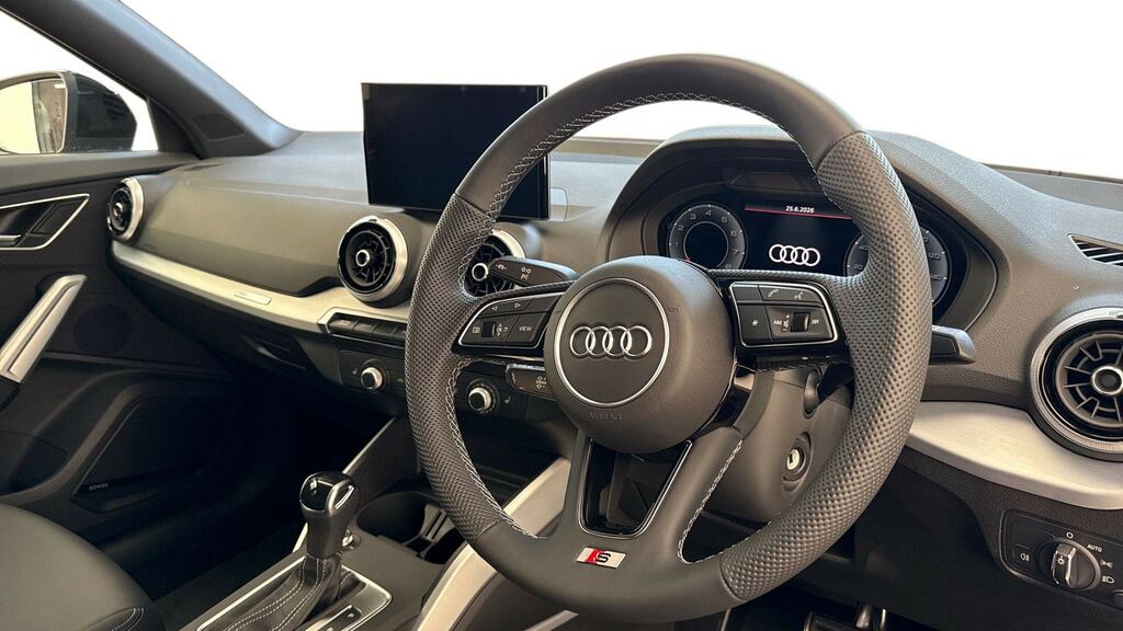 Audi Q2 35 Tfsi S Line S Tronic Tech Black #6