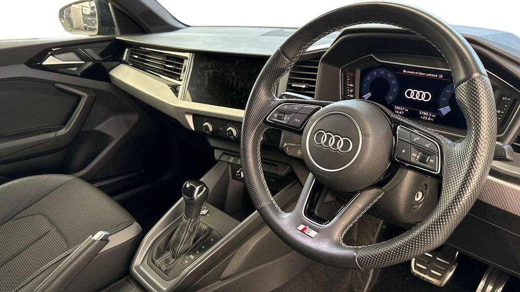 Audi A1 25 Tfsi S Line S Tronic FN73LXW Black #6