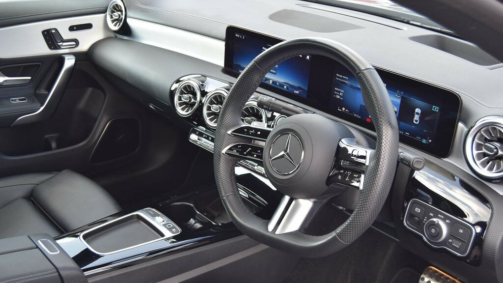 Mercedes-Benz CLA Class Cla 200 Amg Line Premium Plus Tip KR25LTX Black #3