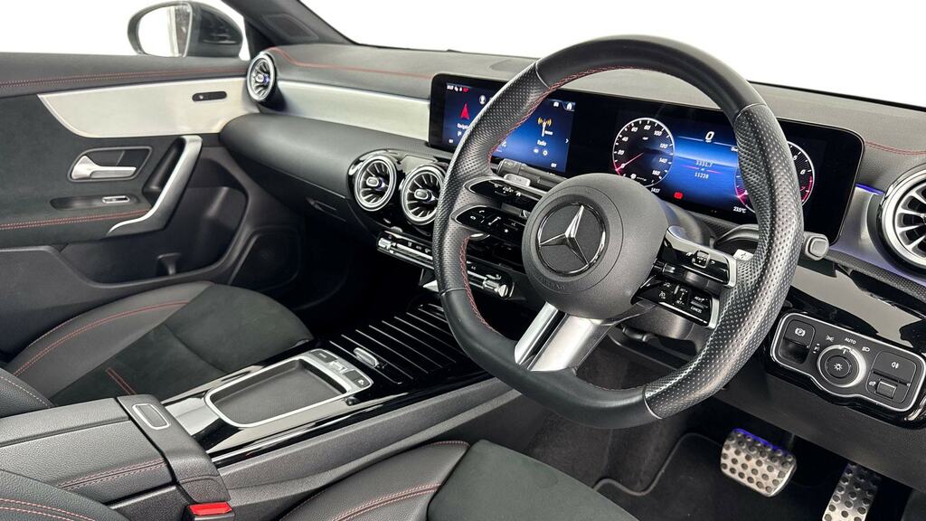 Mercedes-Benz CLA Class Cla 200 Amg Line Executive Tip Black #3