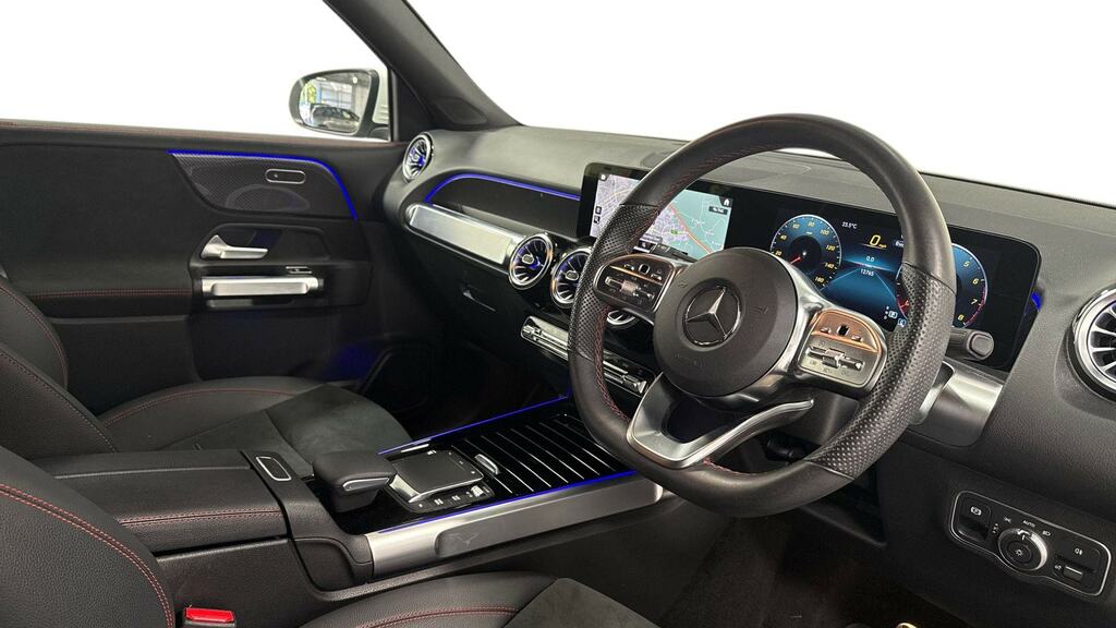 Mercedes-Benz GLB Class Glb 200 Amg Line Premium 7G-tronic White #3