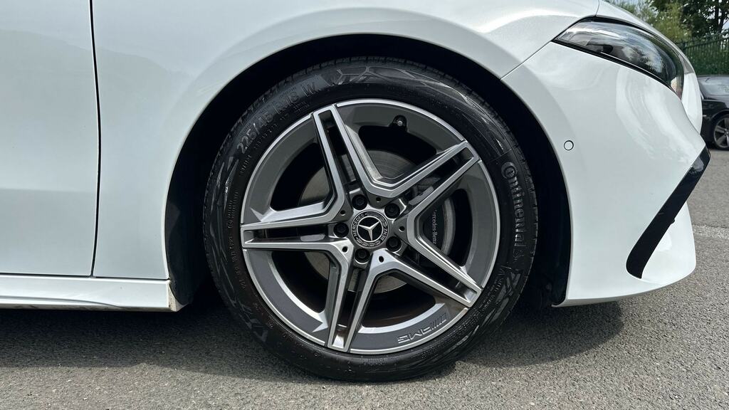 Mercedes-Benz A Class A180 Amg Line Executive ND73RZR White #5